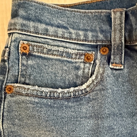 J. Crew Women's Light Blue Ankle Jeans With Raw Hem and Light Distressing - Picture 4 of 9